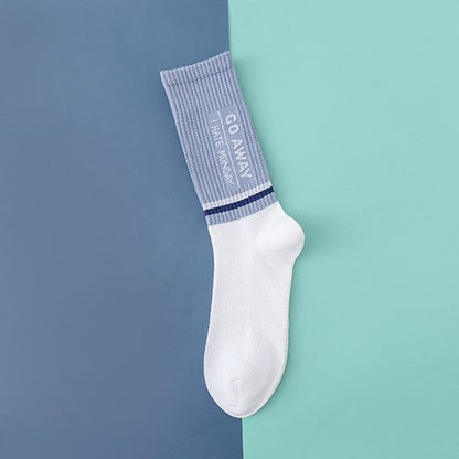 Mens Mid-calf Socks Breathable Sweat-absorbing