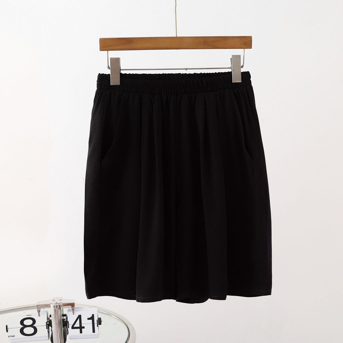 Loose-fitting, Plus-size Cotton Twill Shorts With Pockets