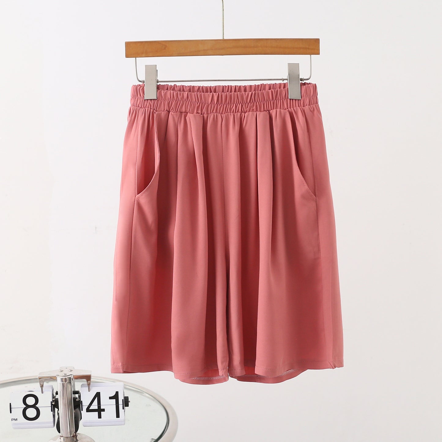 Loose-fitting, Plus-size Cotton Twill Shorts With Pockets